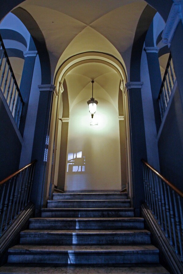 Staircase - Casa Dante - Historic apartment (Naples)