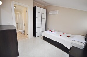 Soundproofing, iron/ironing board, bed sheets