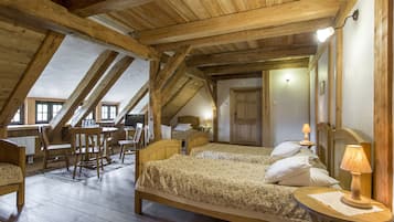 Vierbettzimmer (Grange) | Hochwertige Bettwaren, individuell dekoriert, individuell eingerichtet