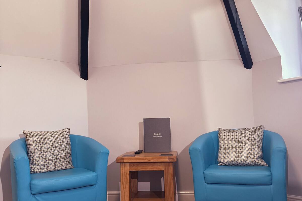 superior double room, ensuite, river view | 1 bedroom