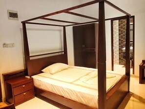 Iron/ironing board, free WiFi, bed sheets - Livinya Holiday Resort (Kataragama)