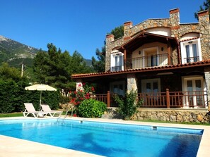 Outdoor pool, pool umbrellas, pool loungers - Patara 1 Solovilla (Fethiye)