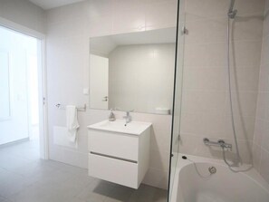 Bathroom - Guest House Lovely Swan (Lagos)