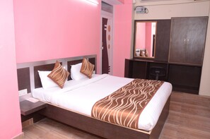 Phòng đôi Premium | Bộ trải giường bằng vải cotton Ai Cập, bộ đồ giường cao cấp, bàn 