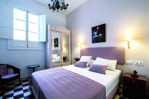 Svit Deluxe | Duntäcken, individuell inredning, unika möbler och arbetsyta för laptop