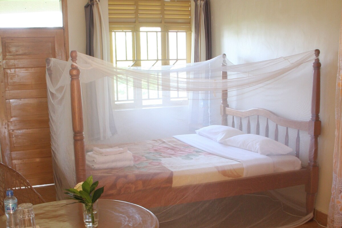 Double or Twin Room, Non Smoking, Balcony | In-room safe, rollaway beds, bed sheets