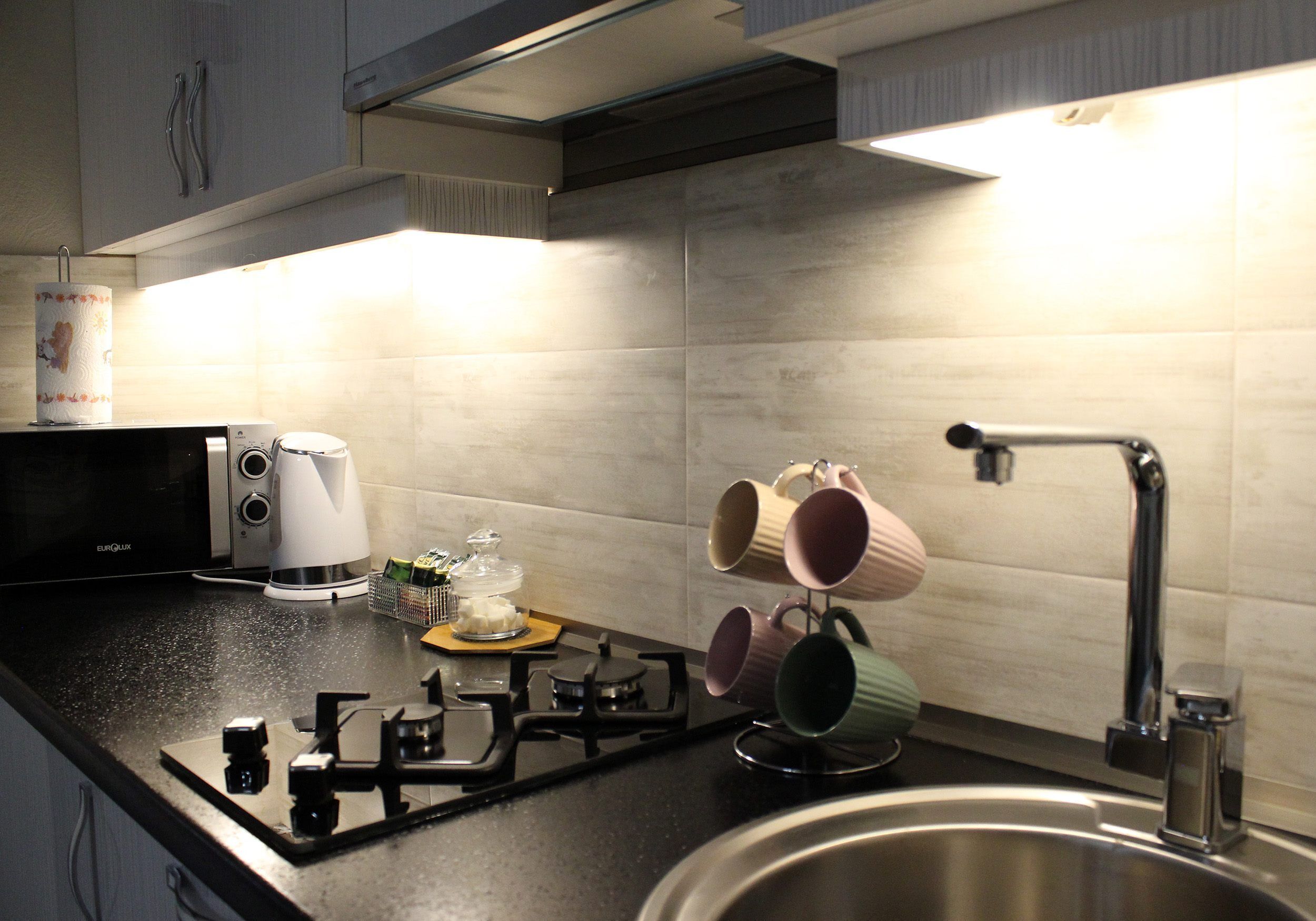 Fridge, microwave, oven, stovetop