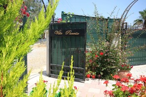 Entrée de l’hébergement