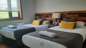 Kamar Double atau Twin Desain, 1 kamar tidur | Seprai premium, selimut bulu angsa, dan tempat tidur Select Comfort
