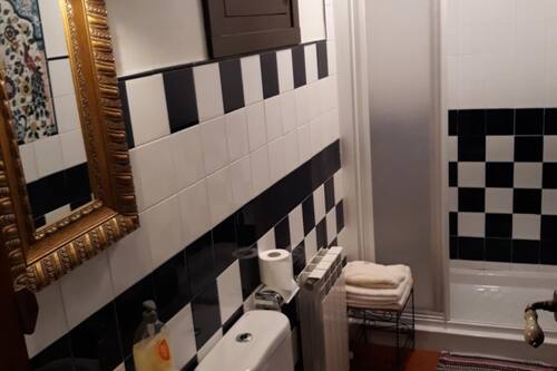 Shower, towels