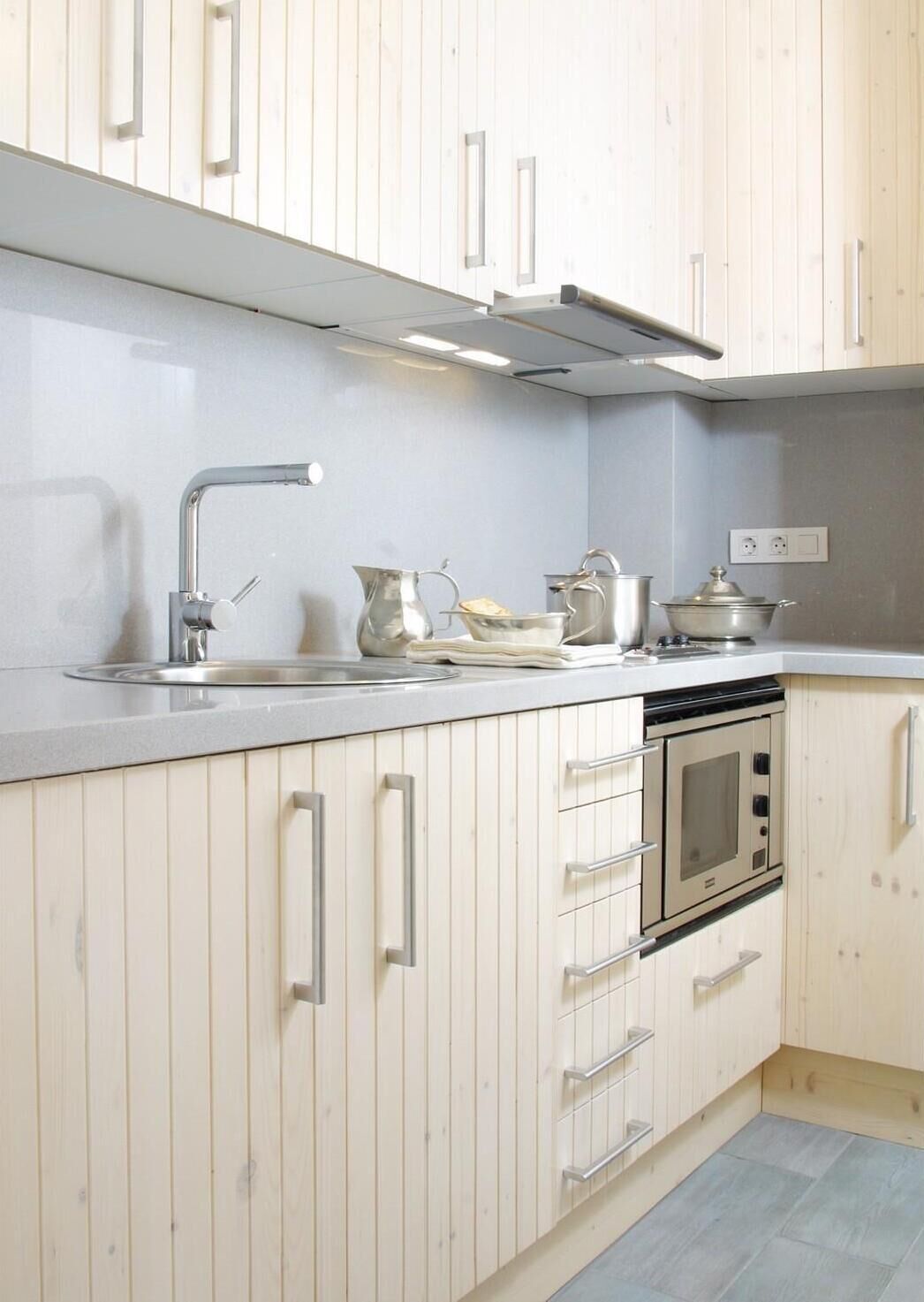 Fridge, microwave, coffee/tea maker, toaster