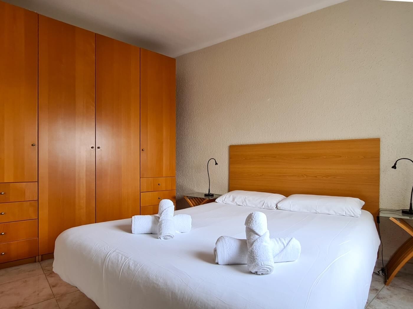 1 bedroom, iron/ironing board, internet, bed sheets