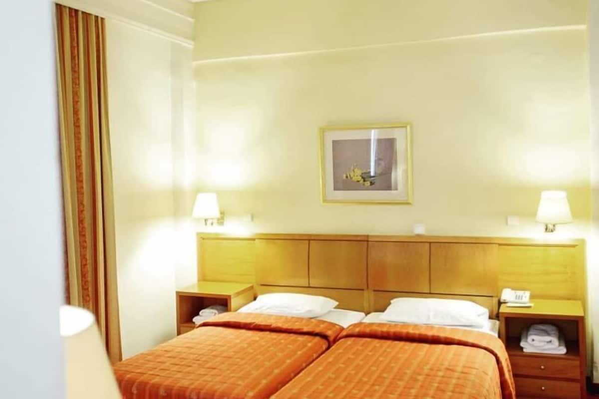 In-room safe, desk, laptop workspace, blackout curtains