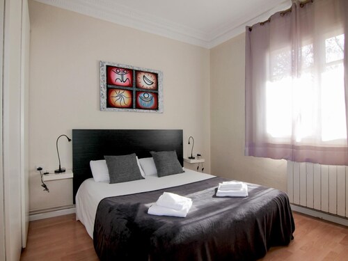 BARCELONA QUIET 1, 2 APARTMENT