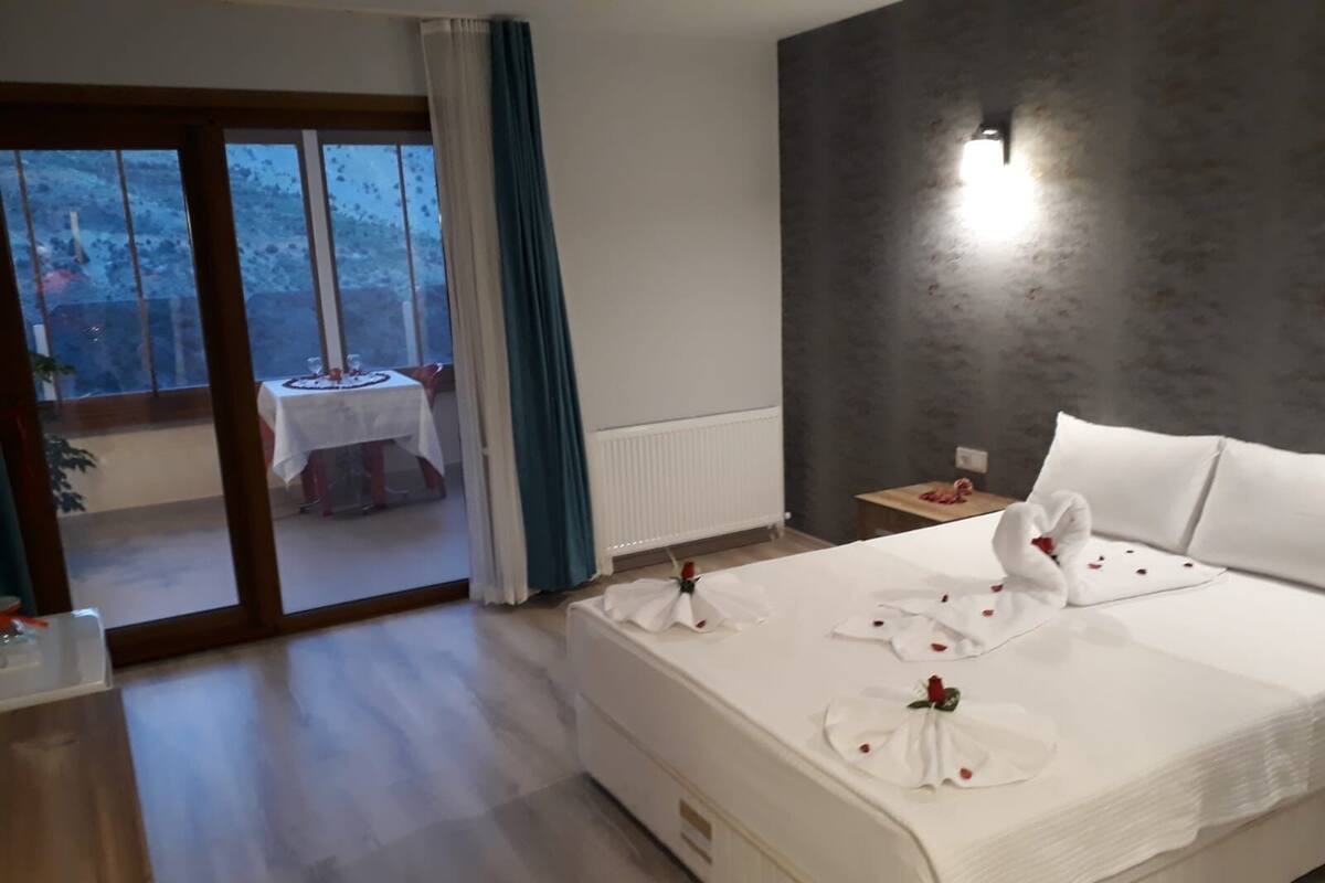 Habitación estándar con 1 cama matrimonial o 2 individuales, para no fumadores | Minibar, cortinas blackout, insonorización y cunas gratuitas