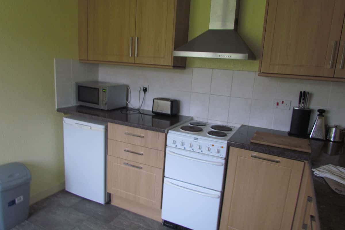 cottage, 2 bedrooms | in-room dining