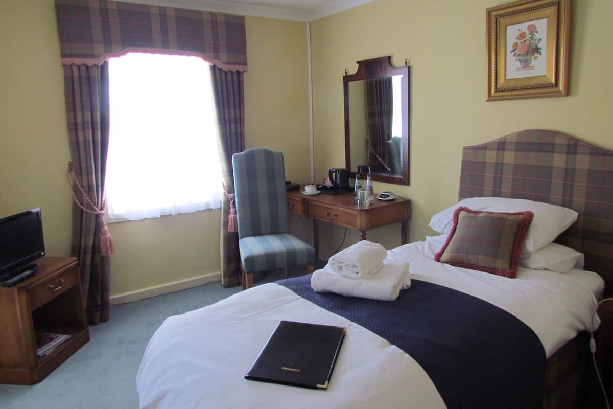 Standard Single Room | Premium bedding, desk, iron/ironing board (on request), free WiFi