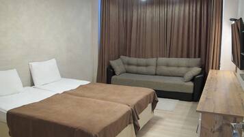 2 Schlafzimmer, Schreibtisch, Bügeleisen/Bügelbrett, kostenloses WLAN