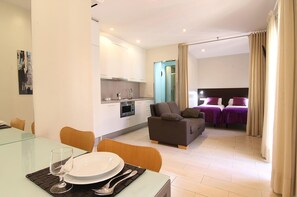 Iron/ironing board, internet, bed sheets - CLASSBEDROOM BARCELONA BEACH 3 APARTMENT (Barcelona)