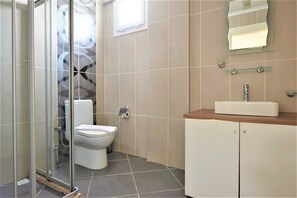 Apartment, 2 Bedrooms, Non Smoking | Bathroom | Shower, free toiletries, towels - Olympia Apartments 6 Solovilla (Fethiye)
