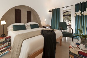 Superior-Apartment, 3 Schlafzimmer | Daunenbettdecken, kostenlose Babybetten, kostenloses WLAN, Bettwäsche