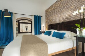 Superior-Apartment, 3 Schlafzimmer | Daunenbettdecken, kostenlose Babybetten, kostenloses WLAN, Bettwäsche