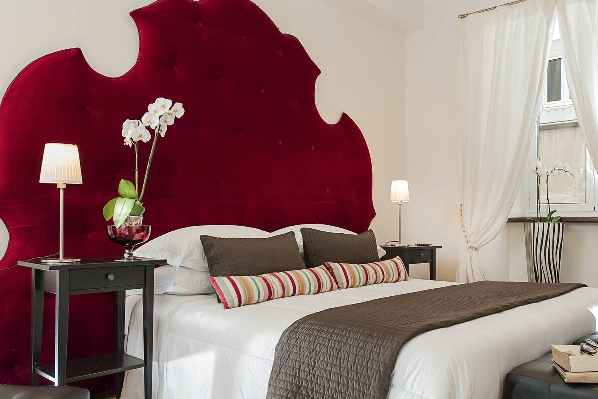 Deluxe Apartment, 3 Bedrooms | Down comforters, cribs (free), WiFi (free), bed sheets