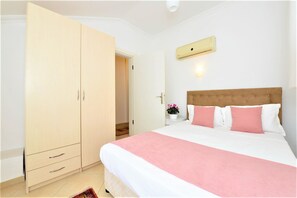 Apartment, 2 Schlafzimmer, Nichtraucher | 2 Schlafzimmer, Schreibtisch, Bügeleisen/Bügelbrett, Bettwäsche