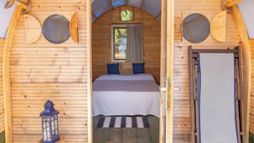 Tente Ăconomique, salle de bains commune | Rideaux occultants