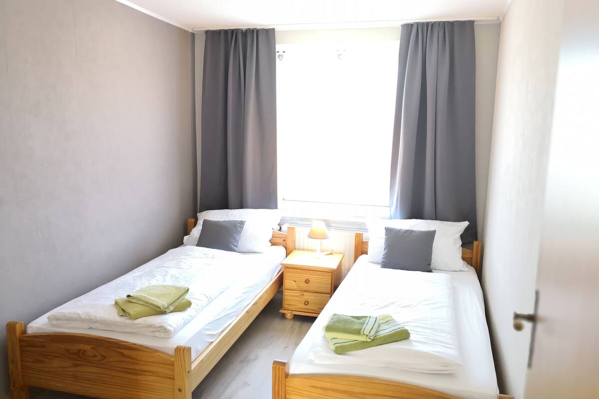 Twin Room | Blackout drapes, soundproofing, free WiFi, bed sheets