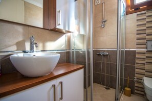Apartamento | Baño | Ducha y toallas