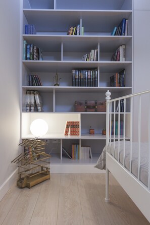 3 habitaciones, tabla de planchar con plancha y acceso a internet