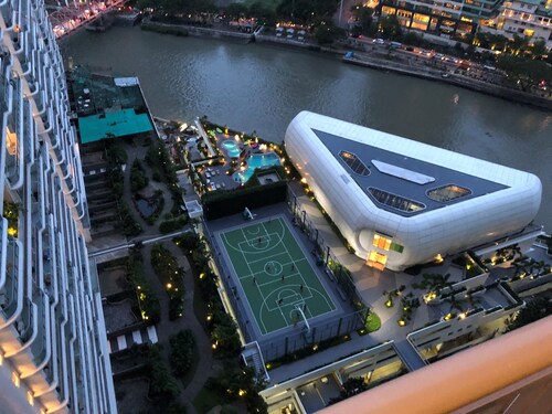 2BR Unit at Acqua Private Residences with Netflix + Wifi across Rockwell Makati