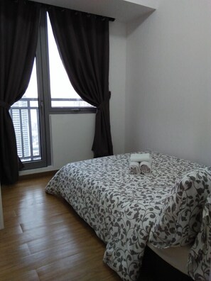 2 bedrooms, WiFi, bed sheets - 2BR Unit at Acqua Private Residences with Netflix + Wifi across Rockwell Makati (Mandaluyong)