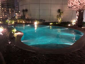 Pool - 2BR Unit at Acqua Private Residences with Netflix + Wifi across Rockwell Makati (Mandaluyong)