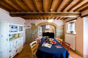 House, 5 Bedrooms | In-room dining - Casale Pietrenta (Cortona)