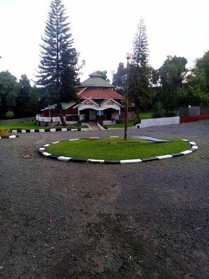 Front of property - Hotel Eel (Elburgon)