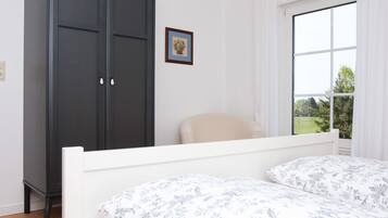 Premium bedding, in-room safe, desk, rollaway beds