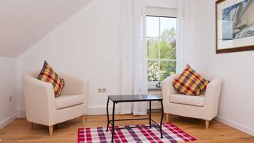 Premium bedding, in-room safe, desk, rollaway beds