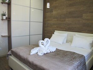 Ferros/tábuas de passar roupa, berços grátis, Wi-Fi de cortesia