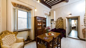 Coffee/tea maker, fridge, oven, stovetop - Casa Alice (Cortona)
