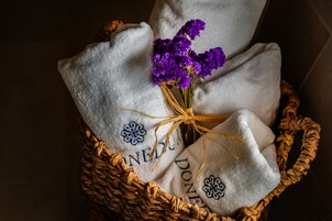 Ducha, bidet, toallas