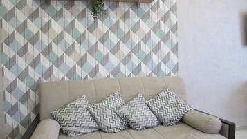 Ferros/tábuas de passar roupa, berços grátis, Wi-Fi de cortesia