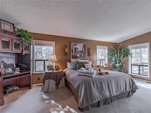 Cabin, Multiple Beds, Hot Tub, Garden View