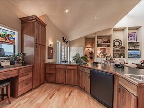 小屋, 多張床, 熱水浴缸, 花園景觀 | 5 間臥室、免費無線上網、床單