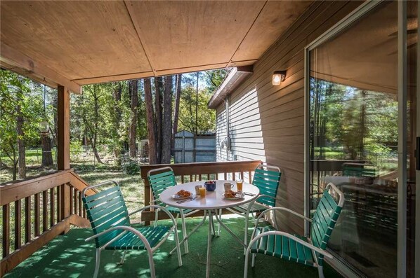 Ferienhütte, Mehrere Betten, Whirlpool | Balkon