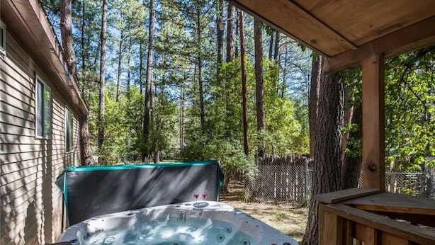 Cabane, plusieurs lits, bain à remous | Spa