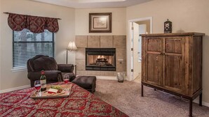 Cabin, Multiple Beds, Hot Tub, Mountain View - Alto Family Escape - Four Bedroom Cabin with Hot Tub (Alto)