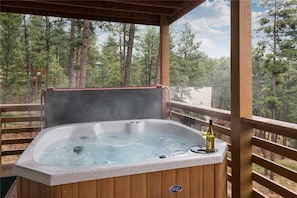 Ferienhütte, Mehrere Betten, Whirlpool, Bergblick | Wellness