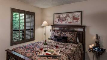 Condo, Multiple Beds, Patio, Golf View | 2 bedrooms, free WiFi, bed sheets